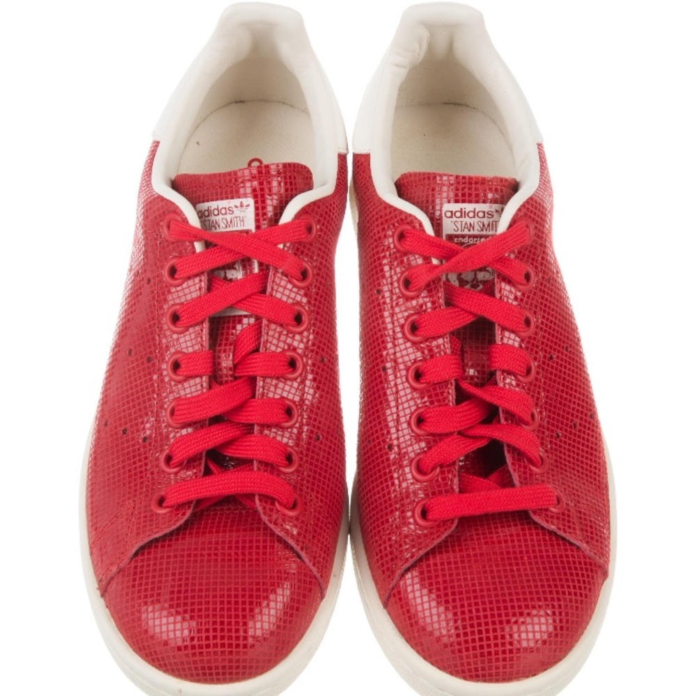 Adidas Stan Smiths in red ♥️♥️♥️♥️
